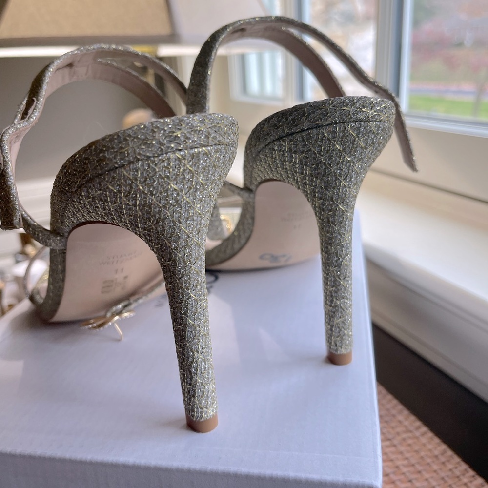 Stunning NWOT Stuart Weitzman gold heels - Picture 3 of 7